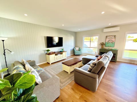 Prime Goolwa location just minutes from the Murray River, wharf and Goolwa Yacht Club