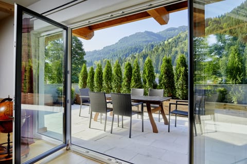 Deluxe-Apartment, 3 Schlafzimmer, Terrasse (incl. 250 EUR cleaning fee) | Terrace/patio