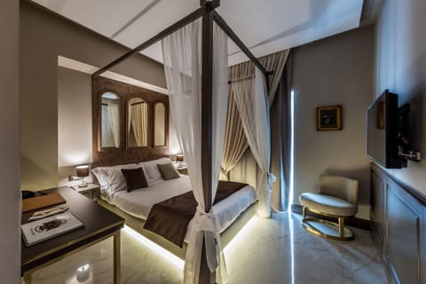 Classic Room | 1 bedroom, premium bedding, down comforters, minibar
