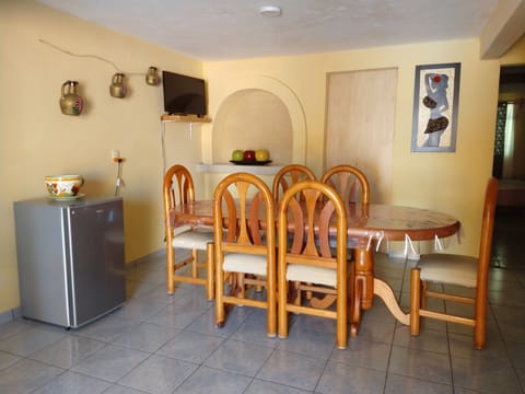 Family Apartment, Multiple Bedrooms (10 PAX) | In-room dining