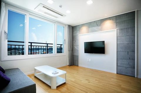 Room (15 PY, Hyeonmuam) | Living room | Flat-screen TV
