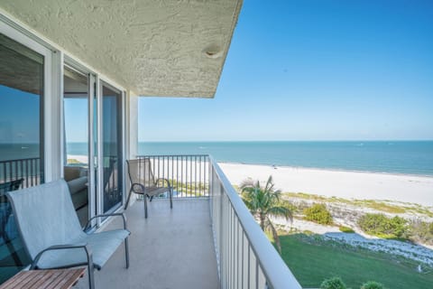 Happiness Comes in Waves!  1 Bedroom, 1 Bath Beachfront Vacation Condo with fabulous direct Gulf View from the 6th floor balcony. 