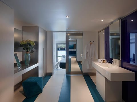 Silver Family Two Bedroom Land View | Interior