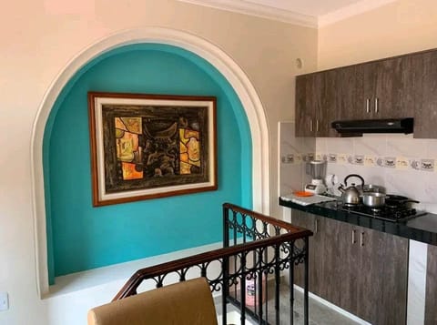 Executive Studio Suite | Private kitchen | Shared fridge, shared microwave