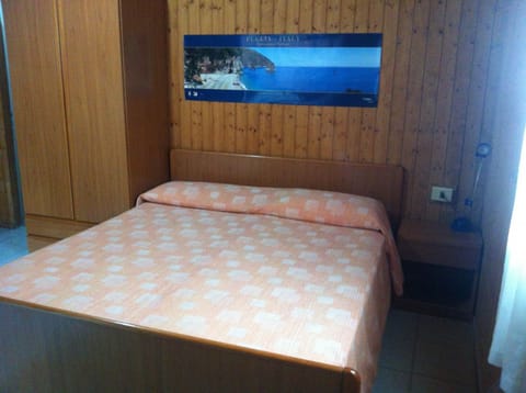 Cottage, 1 Bedroom (3 pax) | Blackout drapes, cribs/infant beds, rollaway beds