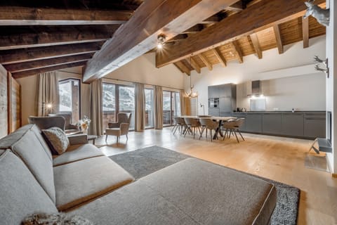 Penthouse Apartment | 6+2 | Private kitchen | Full-size fridge, microwave, stovetop, dishwasher