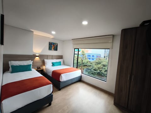 Triple Room, Multiple Beds | Premium bedding, free WiFi, bed sheets