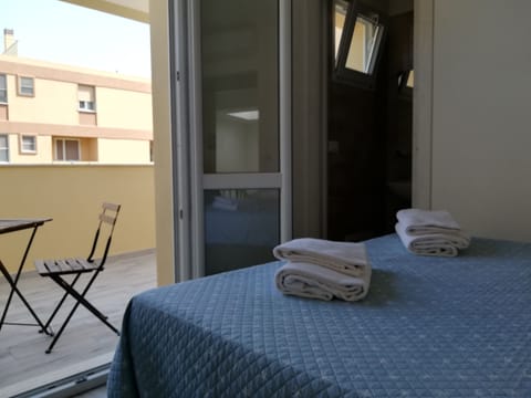Double Room, Terrace | In-room safe, blackout drapes, soundproofing, free WiFi