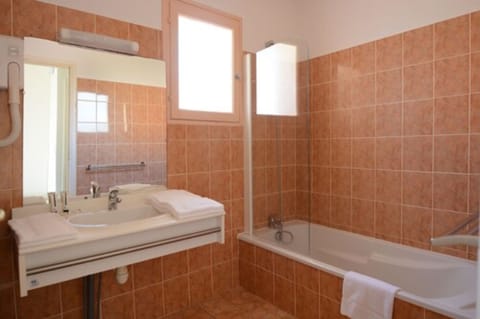 Free toiletries, towels