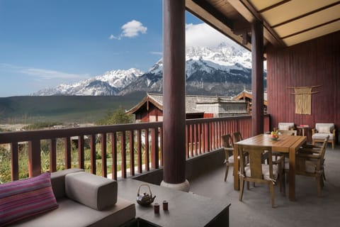 Luxury Suite, 1 King Bed, Non Smoking, Hill View | Terrace/patio