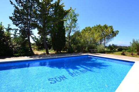 Beautiful villa with swimming pool