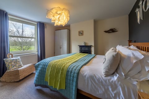 2 Providence Place, Thornage: Master bedroom with king-size bed