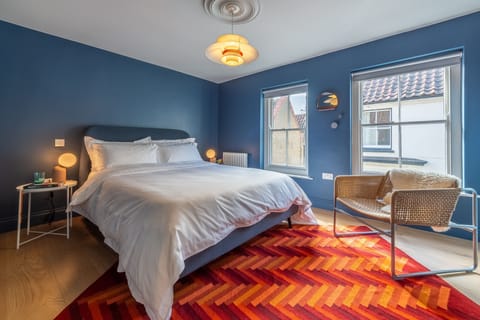 The Old Post Office, Wells-next-the-Sea: Bedroom two with king-size bed