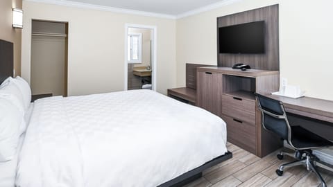 Desk, iron/ironing board, WiFi (free), bed sheets