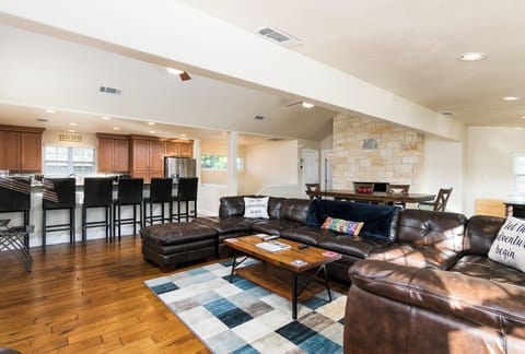 Huge, comfortable couch! Also great to sleep on!