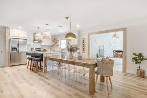 Kitchen & Dining Area