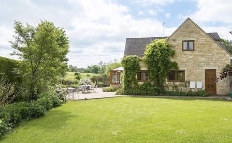Garden, Kingfisher Cottage, Bolthole Retreats