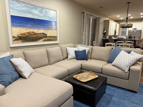 Watch a movie or relax with a book after a day at the beach. Smart tv w/cable