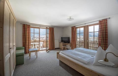 Double Room, 1 Double Bed, Mountain View | In-room safe, desk, soundproofing, cribs/infant beds