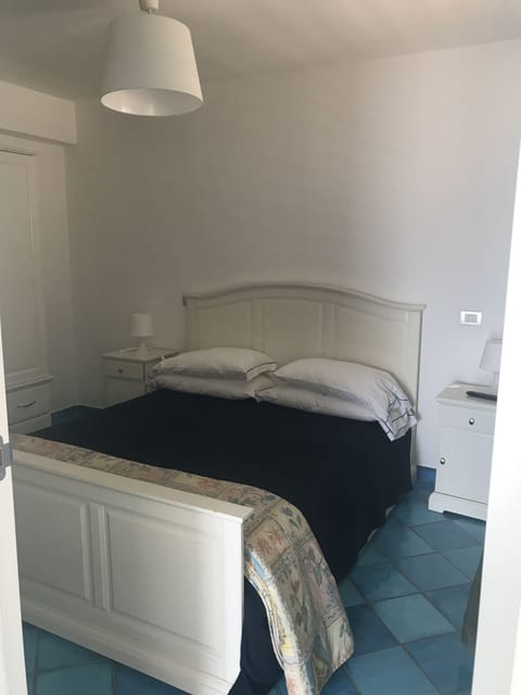 Frette Italian sheets, premium bedding, iron/ironing board