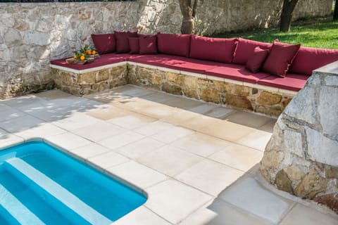 Seasonal outdoor pool, pool umbrellas, sun loungers