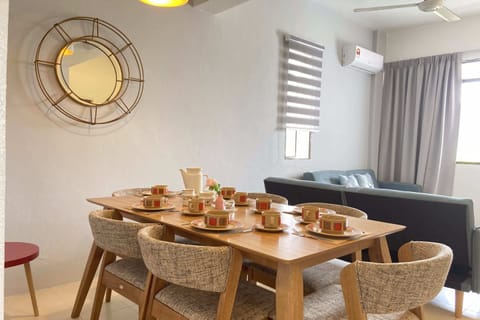 Apartment, 3 Bedrooms | Private kitchen | Fridge, microwave, stovetop