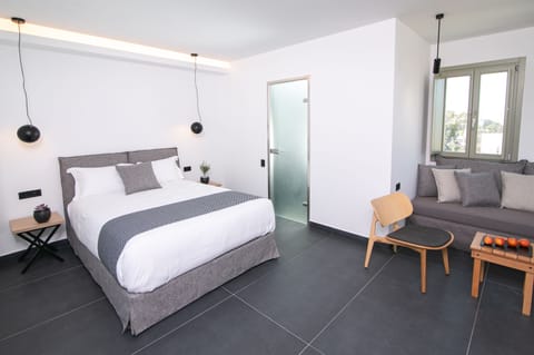 Honeymoon Suite (Outdoor Hot Tub) | 1 bedroom, Egyptian cotton sheets, premium bedding, pillowtop beds