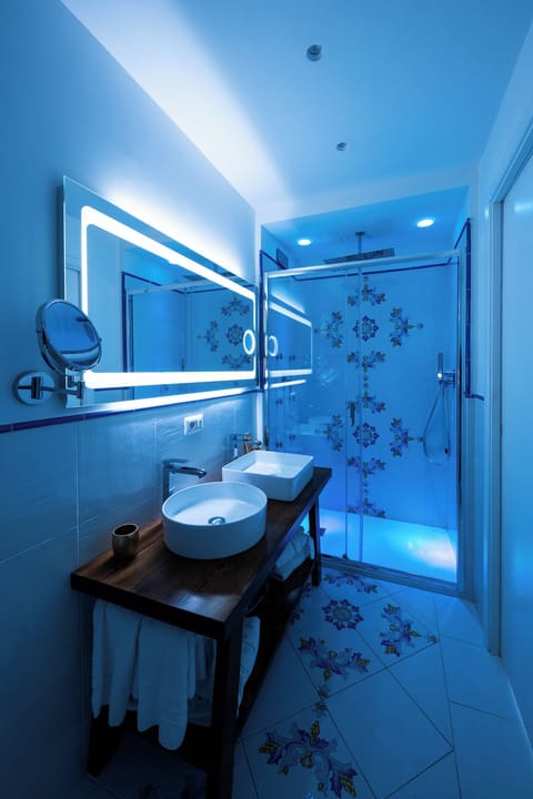 Deluxe Room, Sea View | 1 bedroom, Frette Italian sheets, premium bedding, memory foam beds