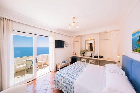 Superior Room, Sea View | 1 bedroom, Frette Italian sheets, premium bedding, memory foam beds