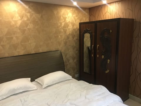 Blackout drapes, soundproofing, rollaway beds, bed sheets