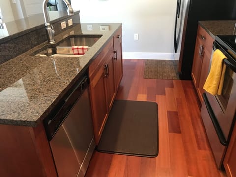 Kitchen (Dishwasher)