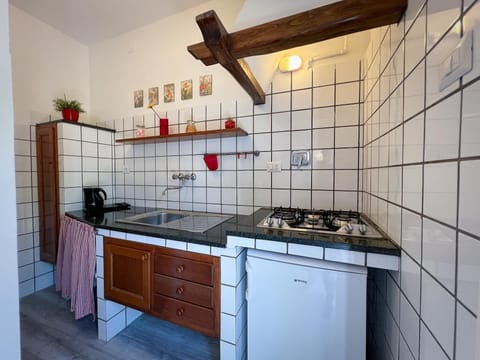 Trilocale Aleatico | Private kitchen | Fridge, stovetop, espresso maker, coffee/tea maker