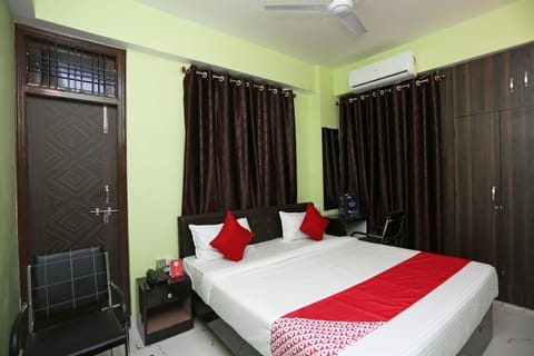 Double or Twin Room | WiFi (free), bed sheets