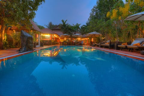 2 outdoor pools, pool umbrellas, sun loungers