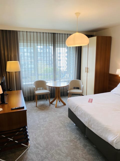 Comfort Room, City View | Free WiFi, bed sheets, alarm clocks