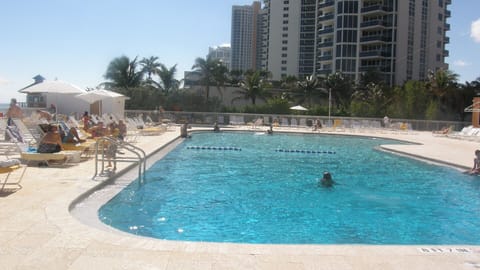 Pool on the Beach,renovated Dec 2013