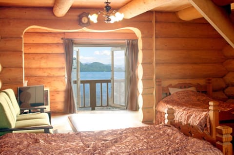 Family Room, Lake View, Non-Smoking | Desk, free WiFi, bed sheets
