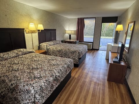 Room, 2 Double Beds | Desk, iron/ironing board, free WiFi, bed sheets