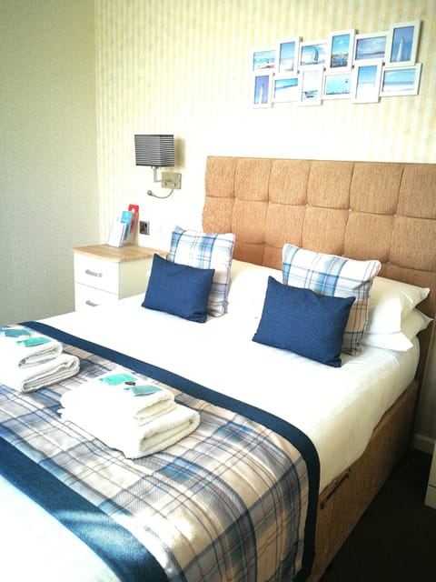 Double Room, 1 Double Bed | Individually decorated, individually furnished, blackout drapes