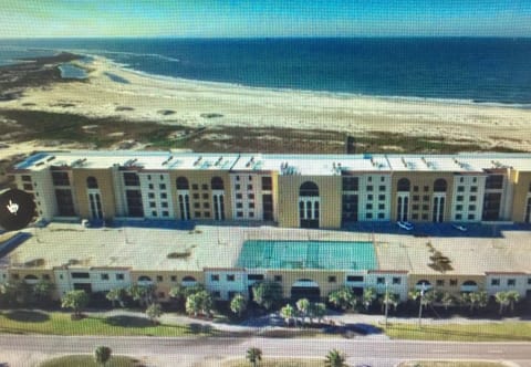 Holiday Isle Resort