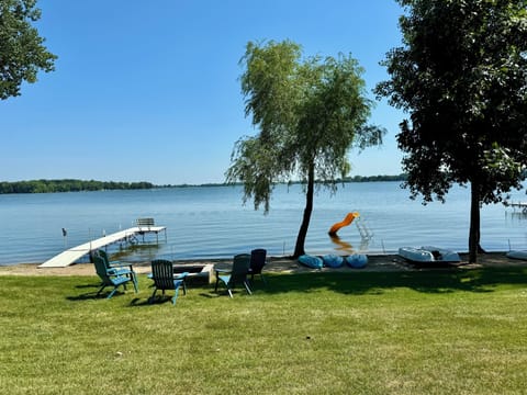 TONS to do at the lake, we have a Hewitt water slide, pedalboat, kayaks and dock