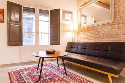 Ferreries Boutique Apartment Girona (1)