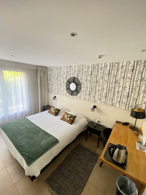 Comfort Double Room, Terrace | Desk, iron/ironing board, free WiFi, bed sheets