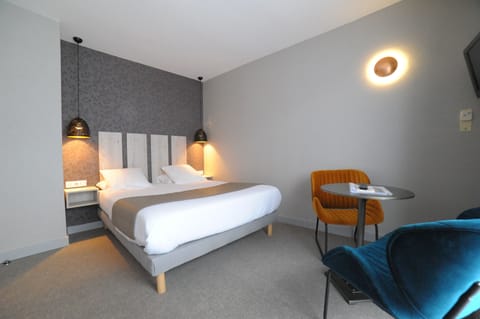 Superior Double Room, Terrace | Desk, soundproofing, free cribs/infant beds, free WiFi