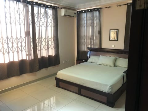 Apartment, 4 Bedrooms | Desk, iron/ironing board, cribs (free), WiFi (free)
