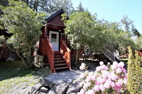 Cabin (Cozy Cabin centrally located - Love S) | Exterior