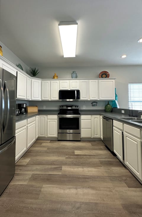 Spacious, Well-Equipped Kitchen