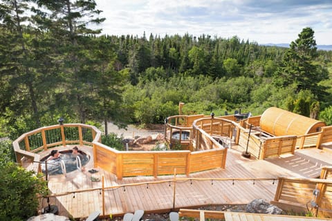 Sauna, hot tub, steam room, hot stone massages, Swedish massages