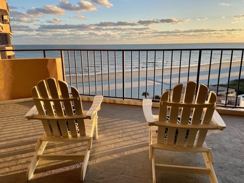 Amazing balcony view.