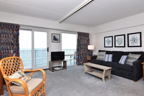 Living/Sleeping Area